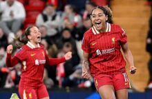 Η Άρσεναλ αποκτά την Ολίβια Σμιθ από τη Λίβερπουλ για 1 εκατ. λίρες - Παγκόσμιο ρεκόρ μεταγραφής στο γυναικείο ποδόσφαιρο.