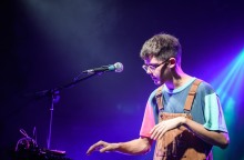 Τι μουσική ακούει ο Degear0001;