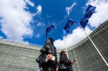 Η ΕΕ ενέκρινε το 18ο πακέτο κυρώσεων κατά της Ρωσίας, στοχεύοντας πετρέλαιο, τράπεζες και εμπόριο, με στόχο να ενισχύσει τη στήριξη στην Ουκρανία.