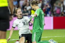 Euro Γυναικών 2025: Η Γερμανία προκρίθηκε επί της Γαλλίας στα πέναλτι (6-5), παίζοντας με 10 παίκτριες από το 13' - Στα ημιτελικά θα αντιμετωπίσει την Ισπανία.