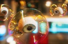 Be Seen by the Best Eyes: Όταν η δημιουργικότητα ζητά απαιτητικά βλέμματα