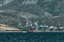 Το σημείο της προσθαλάσσωσης του ελικοπτέρου ανοιχτά της Ελευσίνας