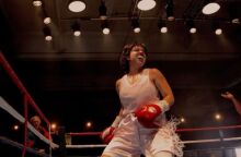 Η Σίντνεϊ Σουίνι εντυπωσιάζει ως πυγμάχος Κρίστι Μάρτιν στη βιογραφική ταινία Christy, με τους θαυμαστές να προβλέπουν Όσκαρ για την ερμηνεία της.