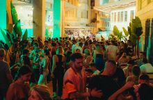 Ραντεβού στα αθηναϊκά μπαρ του Αυγούστου