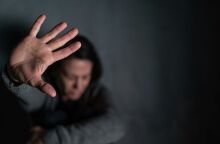 33χρονος στη Λαμία χτύπησε την φίλη του γιατί αρνήθηκε να συνευρεθούν ερωτικά