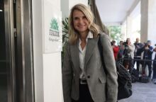 Μιλένα Αποστολάκη: Η κυβέρνηση εμπαίζει τους δανειολήπτες με ψευδείς ελπίδες ρύθμισης, μεταφέροντας τον συναλλαγματικό κίνδυνο στους πολίτες.