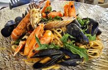 Αλλού Γυαλού