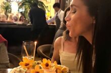 Η Μέγκαν Μαρκλ γιόρτασε τα 44 της με ιδιωτικό πάρτι, ευχαρίστησε τον πρίγκιπα Χάρι και παρουσίασε το νέο ροζέ κρασί του brand της As ever.