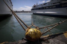 Δεμένα πλοία στο λιμάνι του Πειραιά