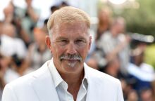 Ο Κέβιν Κόστνερ ζητά απόρριψη αγωγής κασκαντέρ για σεξουαλική παρενόχληση στο «Horizon», αρνούμενος κάθε κατηγορία.