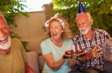 Τι είναι αυτό που έχουν κοινό οι άνθρωποι που φτάνουν τα 100 χρόνια; - Επιστήμονες του Ινστιτούτου Καρολίνσκα στη Στοκχόλμη μελέτησαν χαρακτηριστικά αιωνόβιων