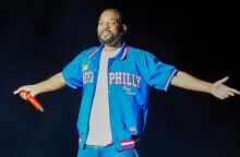 Ο Γουίλ Σμιθ κατηγορείται ότι χρησιμοποίησε τεχνητή νοημοσύνη για να δημιουργήσει ψεύτικους θαυμαστές σε βίντεο της περιοδείας του, προκαλώντας αντιδράσεις.