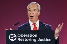 Βρετανία: Το σχέδιο Φάρατζ για μαζικές απελάσεις αιτούντων άσυλο χαρακτηρίζεται επικίνδυνο από νομικούς και πολιτικούς - Αφορά και γυναίκες και παιδιά