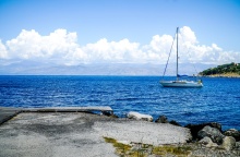 Ιστιοφόρο στη θάλασσα