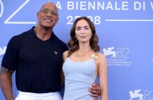 Ο Ντουέιν Τζόνσον και η Έμιλι Μπλαντ βρέθηκαν στη Βενετία για την πρεμιέρα του The Smashing Machine, που κάνει πρεμιέρα 3 Οκτωβρίου.