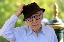 Ο Γούντι Άλεν χαρακτήρισε τον Ντόναλντ Τραμπ «πολύ καλό ηθοποιό» από τη συνεργασία τους το 1998 - Δήλωσε ότι τον εξέπληξε η ενασχόλησή του με την πολιτική