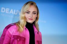 Η Σόφι Τέρνερ γίνεται η νέα Λάρα Κροφτ στη σειρά Tomb Raider του Amazon, σε σενάριο Φίμπι Γουόλερ-Μπριτζ - Γυρίσματα από τον Ιανουάριο του 2026.