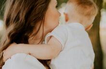 ΟΠΕΚΑ: Ποιοι δικαιούνται επίδομα έως 750 ευρώ - H διαδικασία για την οικονομική ενίσχυση