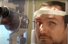 Ο Μπρεντ Τσάπμαν, τυφλός επί 20 χρόνια, ξαναβρήκε την όρασή του χάρη σε σπάνια επέμβαση «δόντι-στο-μάτι» που πραγματοποιήθηκε στον Καναδά.