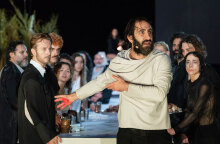 «ζ-η-θ-Ο ξένος» σε σκηνοθεσία Μιχαήλ Μαρμαρινού