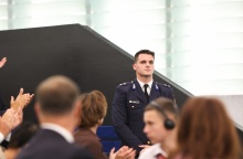 Ο Έλληνας δασοκομάντο που καταχειροκρότησε το Ευρωπαϊκό Κοινοβούλιο - «Είστε έμπνευση για όλους»