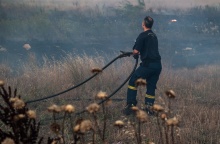 Φωτιά τώρα στα Καμένα Βούρλα