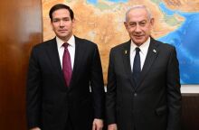 Ο Μπενιαμίν Νετανιάχου άφησε ανοιχτό το ενδεχόμενο νέων χτυπημάτων κατά ηγετών της Χαμάς, υπερασπιζόμενος το δικαίωμα του Ισραήλ σε επιθέσεις εκτός συνόρων.