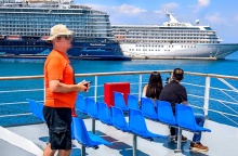 Τουρίστες σε πλοίο