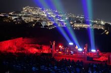 Brewing Rock Festival: μπίρα, μουσική και γεύσεις στην καρδιά της Σαντορίνης