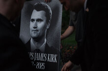 Μετατοπίζοντας τα όρια της (πολιτικής) επιστήμης: Ήταν ακροδεξιές οι ιδέες του Τσάρλι Κερκ;