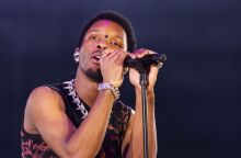 Ο τραγουδιστής D4vd ακύρωσε περιοδεία σε Ευρώπη και ΗΠΑ, καθώς ερευνάται η σχέση του με την υπόθεση νεκρής 15χρονης που βρέθηκε σε αυτοκίνητο στο Λος Άντζελες.