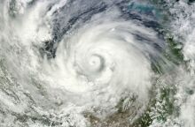 Ο «υπερ-τυφώνας» Ραγκάσα πλησιάζει απειλητικά τις Φιλιππίνες - Ασύλληπτες ριπές ανέμων στα 250χλμ/την ώρα 