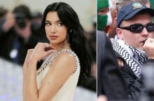 Η Ντούα Λίπα φέρεται να απέλυσε τον μάνατζέρ της μετά την εμπλοκή του σε προσπάθεια αποκλεισμού των φιλοπαλαιστίνιων ράπερ Kneecap από το φεστιβάλ Γκλάστονμπερι