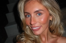 Μια νύχτα στο επεισοδιακό πάρτι της Μπόνι Μπλου στο Σέφιλντ 