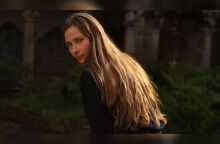 Κάρα-Λις Κόβερντεϊλ: Η νύχτα είναι ένας καλός ακροατής