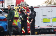 Δύο νεκροί και τρεις σοβαρά τραυματίες από επίθεση με όχημα και μαχαίρι κοντά σε συναγωγή στο Μάντσεστερ - Η Αστυνομία πυροβόλησε τον δράστη.