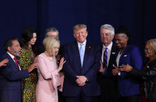 O Nτόναλντ Τραμπ και οι φονταμενταλιστές χριστιανοί