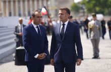 Explainer: Οι επιλογές του Μακρόν μετά την παραίτηση Λεκορνί - Σε δίνη η Γαλλία