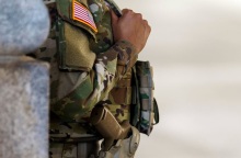 Στρατεύματα της Εθνοφρουράς του Τέξας αναπτύχθηκαν στο Σικάγο - Κλιμάκωση της καταστολής που εφαρμόζει ο Ντόναλντ Τραμπ σε πόλεις υπό τη διοίκηση Δημοκρατικών.