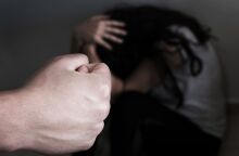 Θεσσαλονίκη: Κάθειρξη 17 ετών σε 40χρονο φυγόποινο για βιασμό, ξυλοδαρμούς και απειλές κατά της συζύγου του, ακόμη και μπροστά στα ανήλικα τέκνα τους.