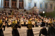 Μαρία Μπουγιέση: Ο ελληνικός χορός κρατάει έναν ομαδικό χαρακτήρα και συνδέει τους ανθρώπους