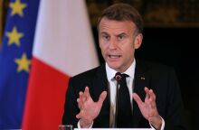 Γαλλία: Ο Εμανουέλ Μακρόν τερματίζει το πενθήμερο σασπένς και ανακοινώνει τον νέο πρωθυπουργό  μετά την παραίτηση Λεκορνί - Διαβουλεύσεις για μη κατάθεση μομφής