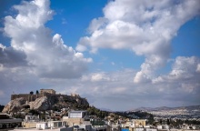 Σύννεφα πάνω από την Αθήνα