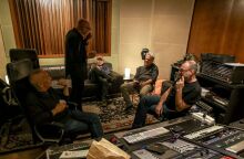 Γιάννης Ντρενογιάννης - VooeeTone: Παραμένω ένας πιτσιρικάς που λαχταράει να παίξει μουσική