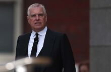 Αποκαλύψεις φέρνουν ξανά στο προσκήνιο τον πρίγκιπα Άντριου - Ζητείται από τον βασιλιά Κάρολο να του αφαιρέσει τον τίτλο μετά τις νέες κατηγορίες 