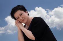 Σόνια Θεοδωρίδου: Το «Mujeres» είναι μια κραυγή δύναμης και υπενθύμισης για τις γυναίκες