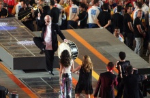 Η γιορτή του Διονύση Σαββόπουλου στην τελετή λήξης των Ολυμπιακών Αγώνων 2004