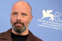 Ο Γιώργος Λάνθιμος δηλώνει ότι κάνει διάλειμμα από τον κινηματογράφο μετά την κυκλοφορία του Bugonia, έπειτα από μια έντονη τριετία με τρεις μεγάλες ταινίες.