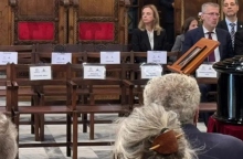 Απούσα η αντιπολίτευση από την κηδεία του Διονύση Σαββόπουλου