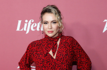  Αλίσα Μιλάνο: «Αφήνω πίσω το σώμα που είχε σεξουαλικοποιηθεί»